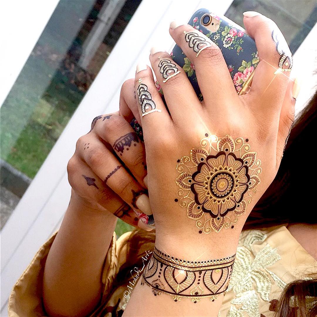 How long do henna designs last?