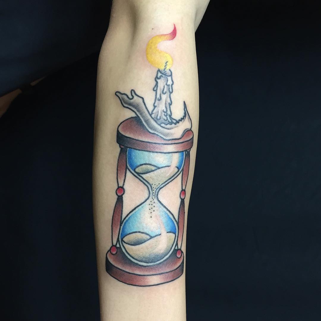 85 Best Hourglass Tattoo Designs And Meanings Time Is