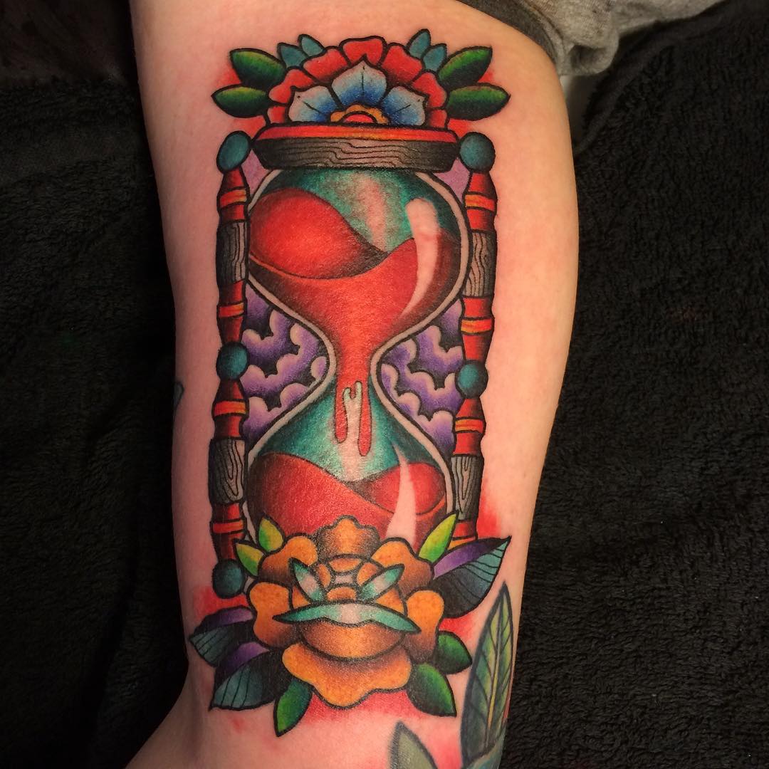 85+ Best Hourglass Tattoo Designs and Meanings - Time is ...