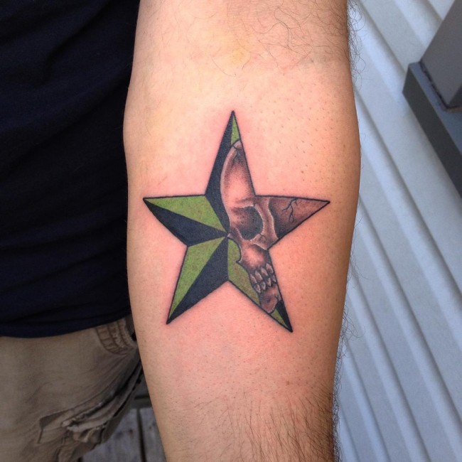 Фотография: Значение татуировки звезды и падающие звезды №2 - BigPicture.ru