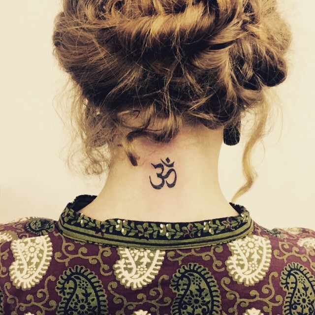 55-attractive-back-of-neck-tattoo-designs-for-creative-juice