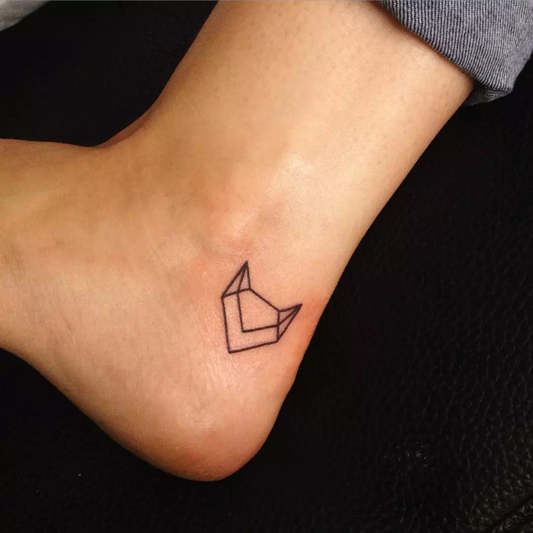 110+ Cute and Tiny Tattoos for Girls - Designs & Meanings ...