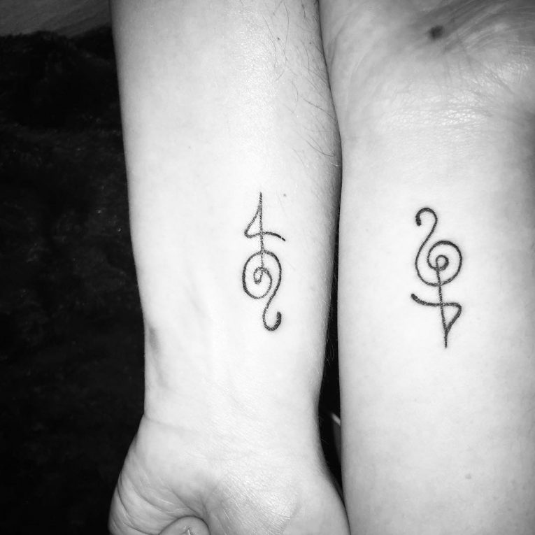 40 Inspiring Hakuna Matata Symbol Tattoos & Its Meaning