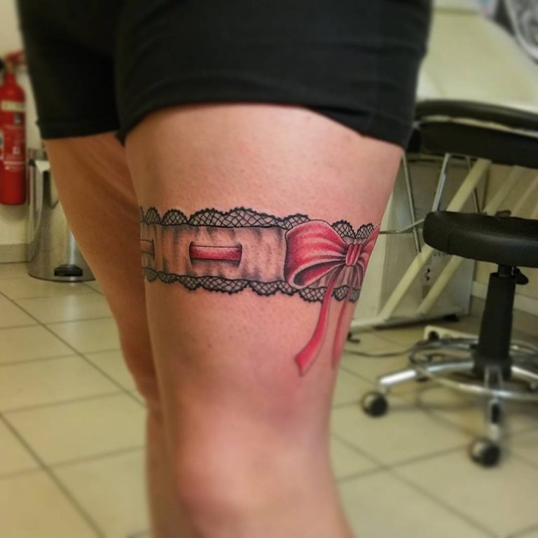 70+ Charming Garter Tattoo Designs Keep in Touch with Your Feminism