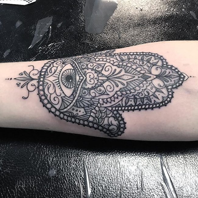80 Best Hamsa Tattoo Designs Meanings Symbol Of Protection 2019