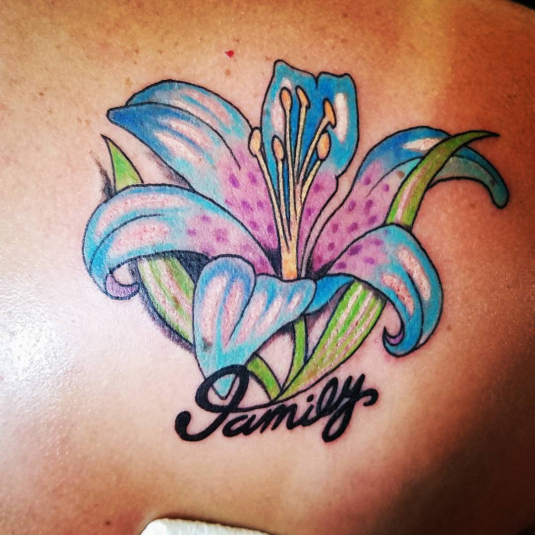 80+ Lily Flower Tattoo Designs & Meaning - Tenderness & Luck (2019)