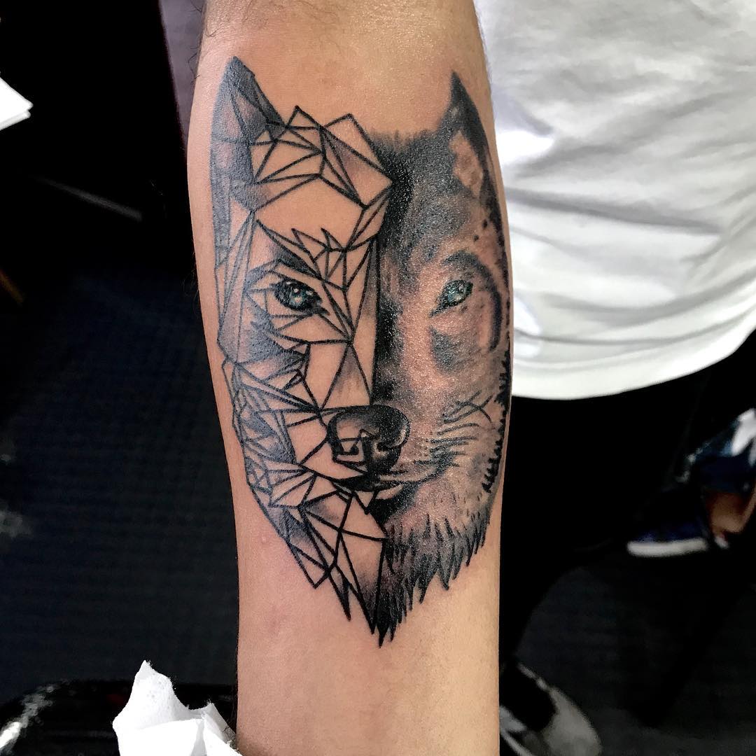 95+ Best Tribal Lone Wolf Tattoo Designs & Meanings (2019)