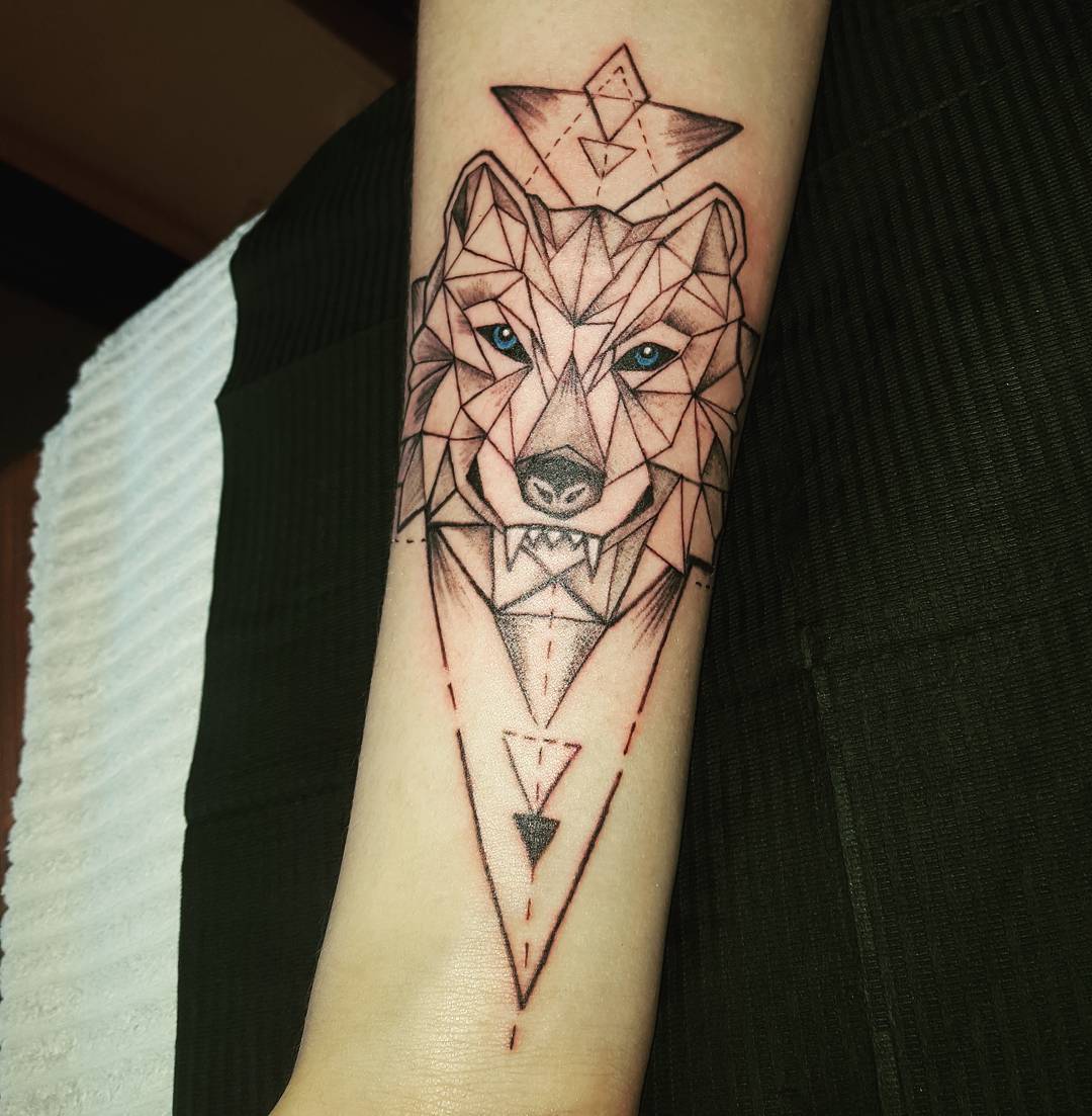 95+ Best Tribal Lone Wolf Tattoo Designs & Meanings (2019)