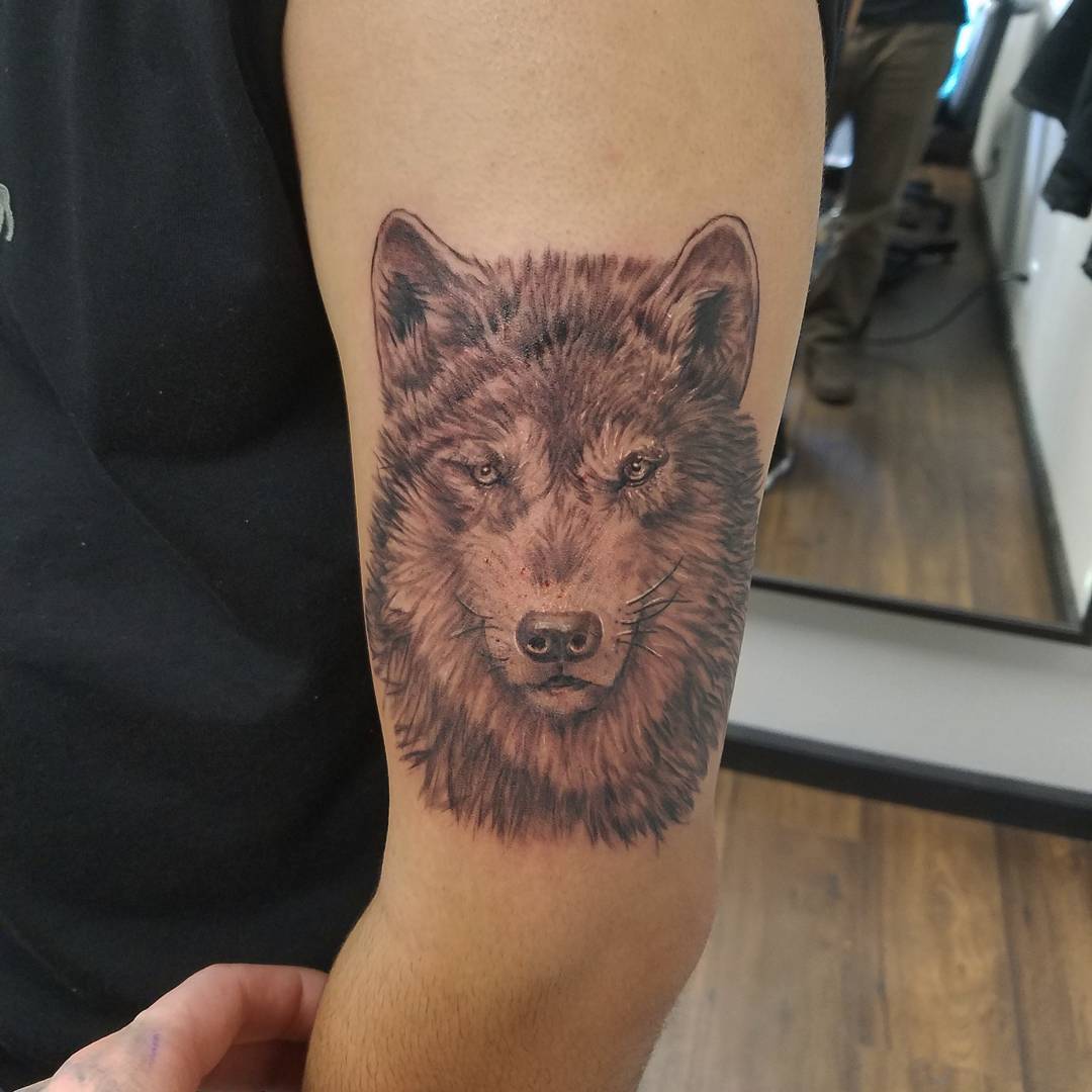 95+ Best Tribal Lone Wolf Tattoo Designs & Meanings (2019)