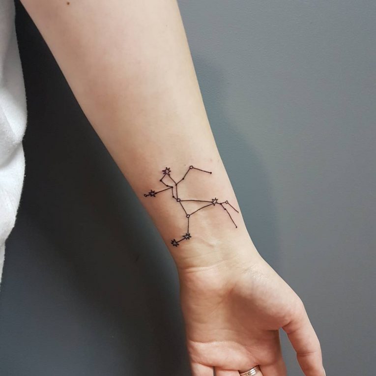 Tatuaje de constelación 53