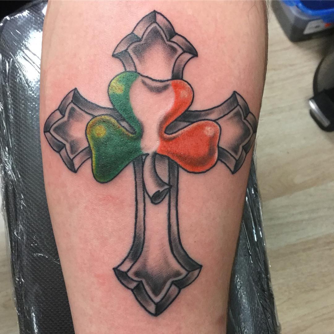 75-colorful-shamrock-tattoo-designs-traditional-symbol-of-luck