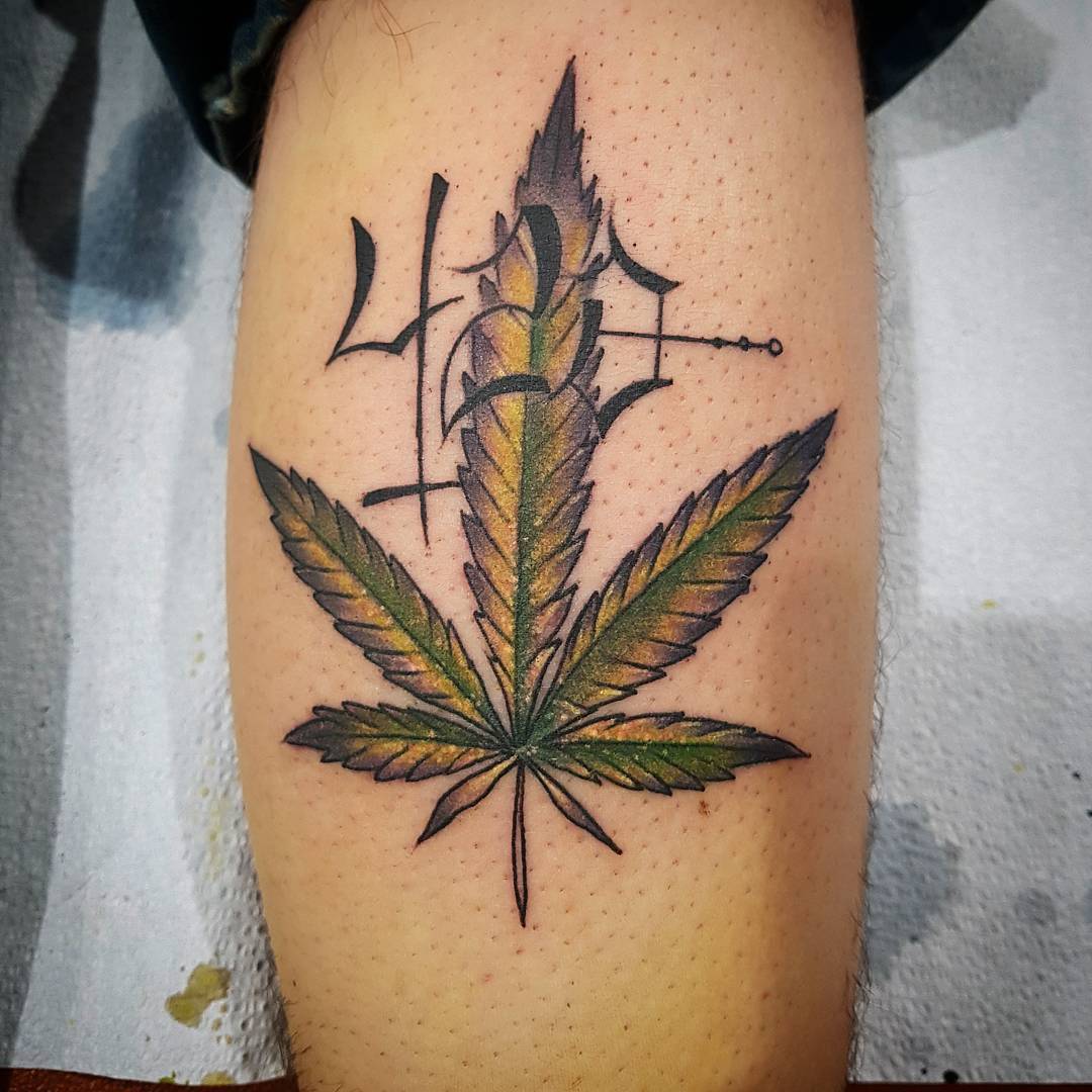 Tattoo artist comes over weed dick
