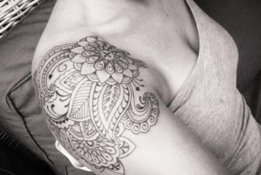 90+ Fashionable Shoulder Tattoo designs for Girls – Symbols of Beauty