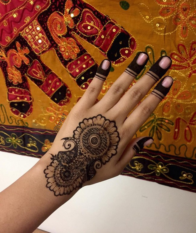 henna tattoo