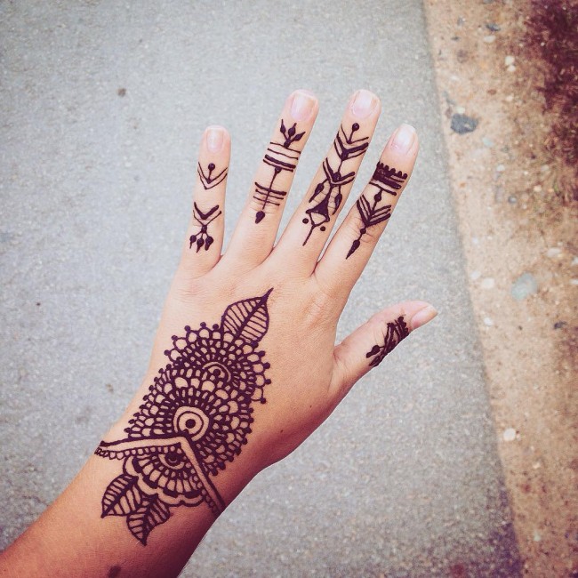 henna tattoo