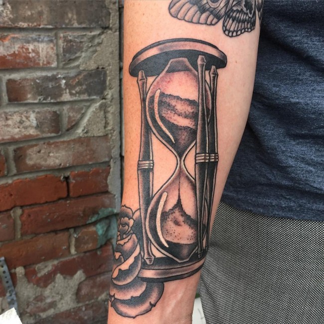 hourglass-tattoo (2)