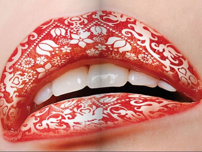 lip tattoo