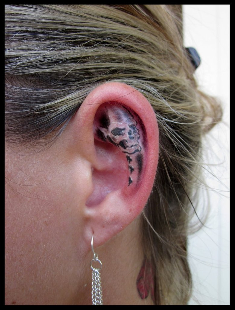 Ear Tattoos: 31 Gorgeous, Creative, And (Mostly) Tiny Tats | Behind ear  tattoos, Ear tattoo, Inner ear tattoo