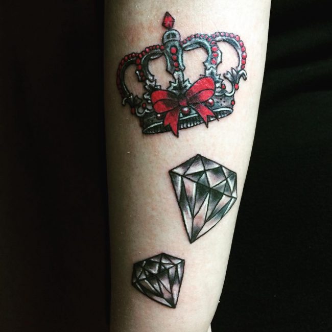 55 Best King And Queen Crown Tattoo - Designs & Meanings (2019)