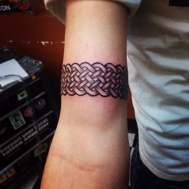 33 Cool and Unique Armband Tattoo Ideas and Designs