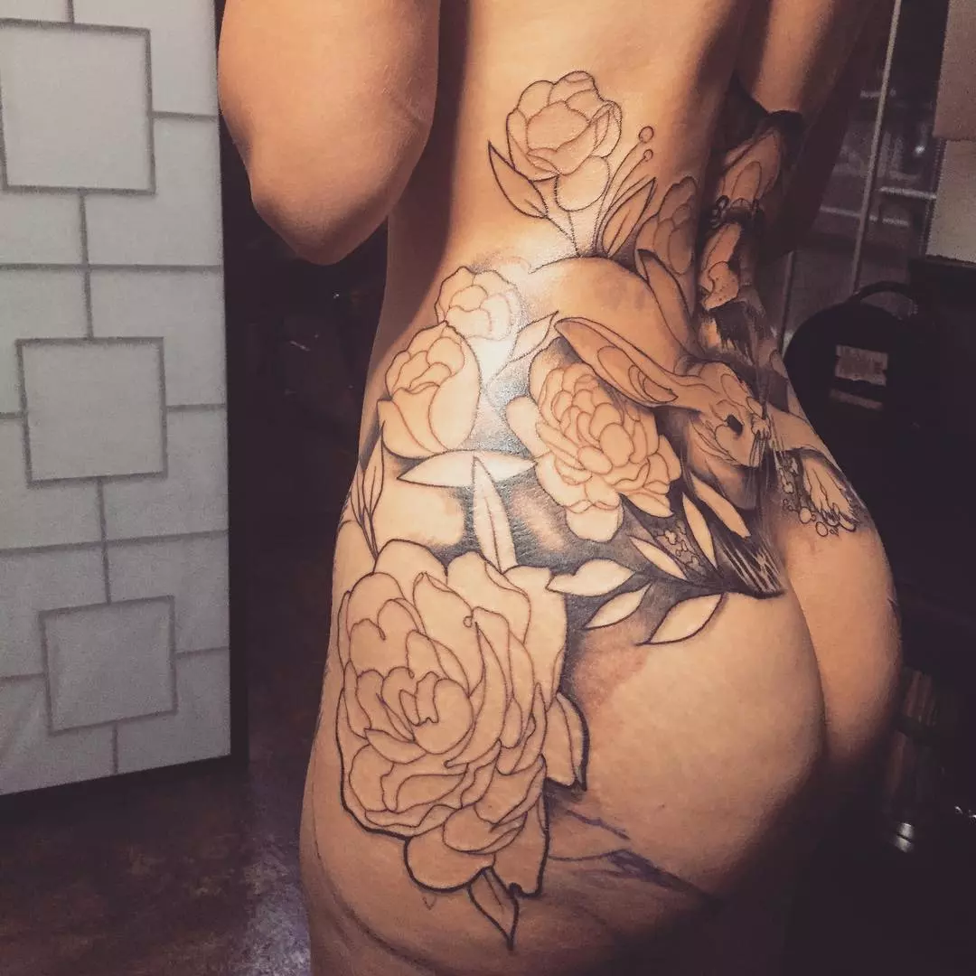 Nice tatto on ass.