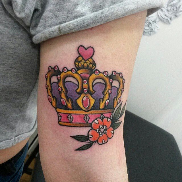 tiara tattoo simple