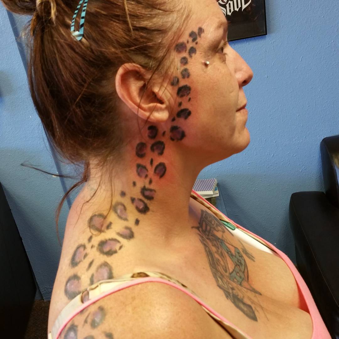 leopard print tattoos on shoulder