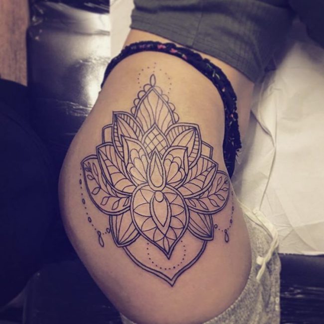 hip tattoo