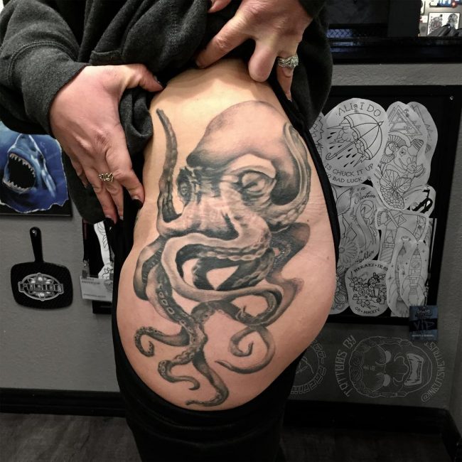 hip tattoo