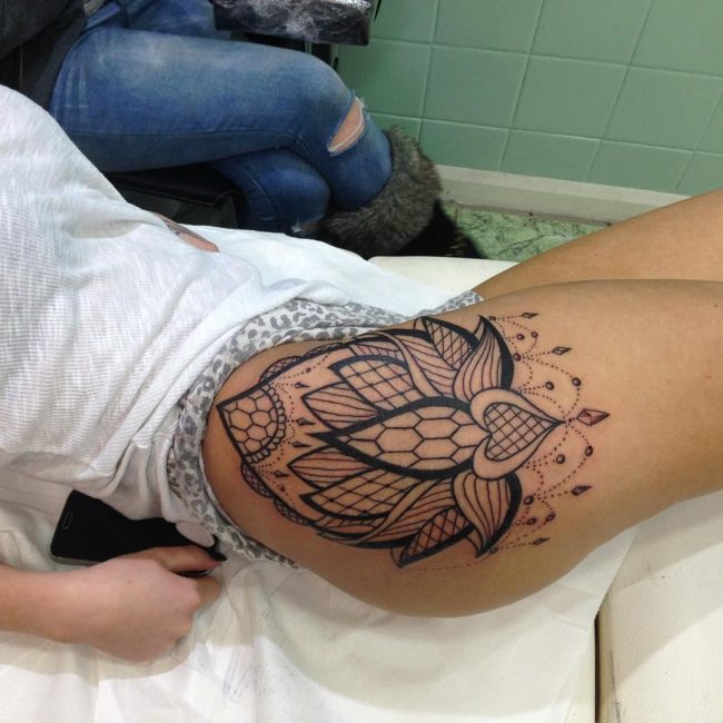 hip tattoo