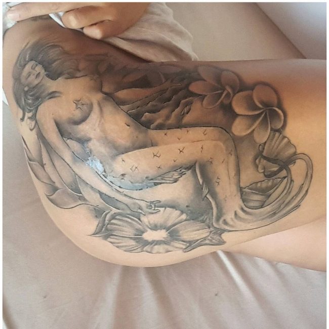 hip tattoo