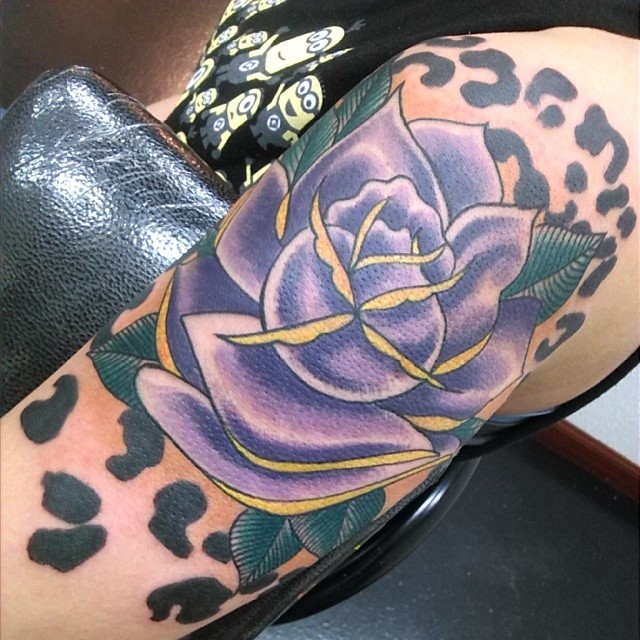 sexy cheetah thigh tattoos