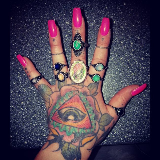 knuckle tattoos