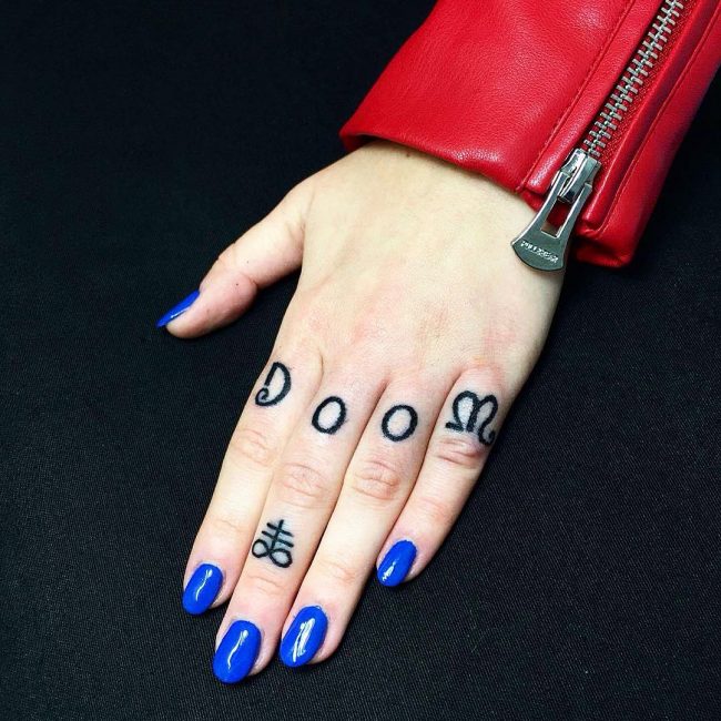 knuckle tattoos