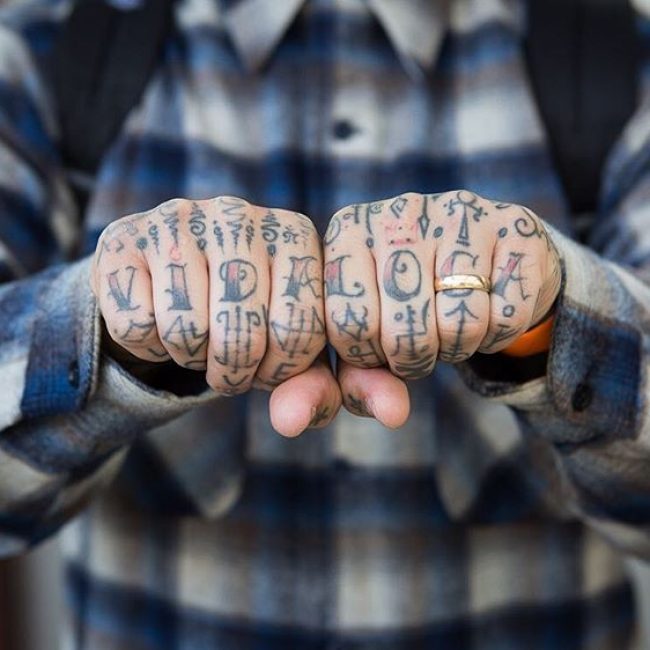 knuckle tattoos