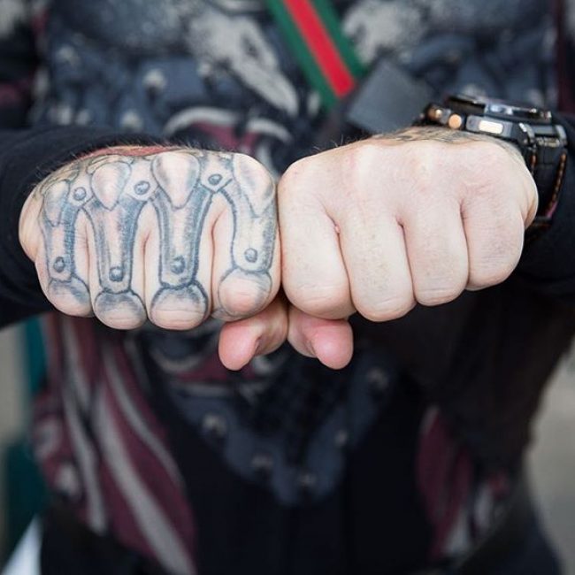 knuckle tattoos