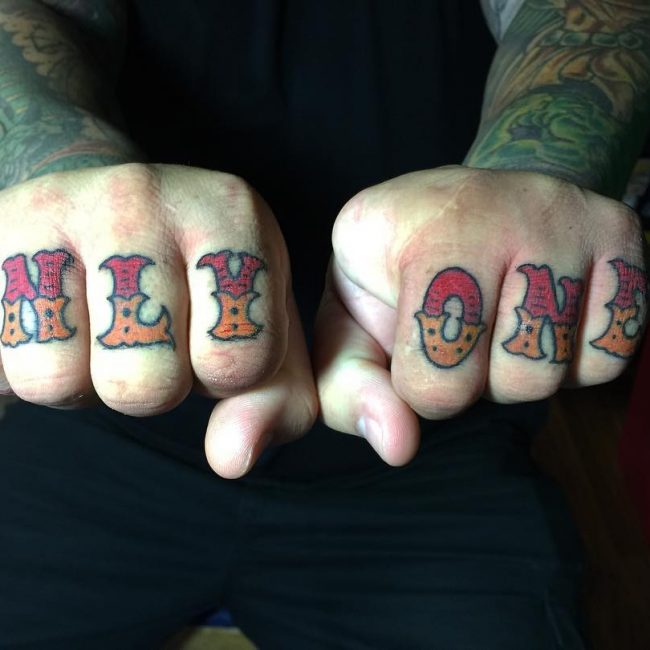 knuckle tattoos