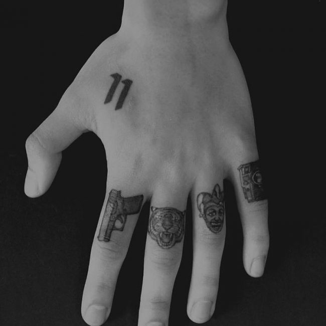 knuckle tattoos