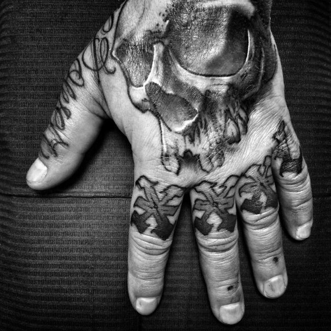 knuckle tattoos