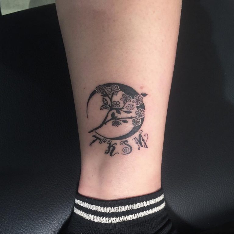 115+ Best Moon Tattoo Designs & Meanings - Up in the Sky (2019)