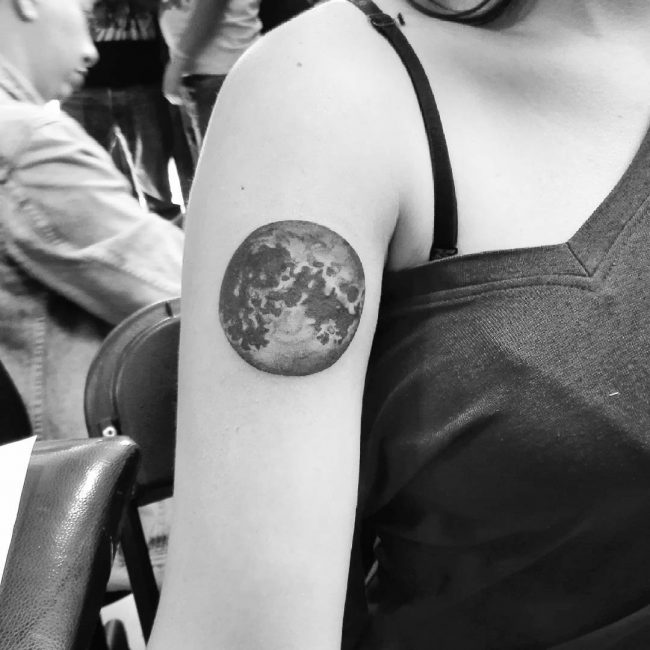 moon-tattoo