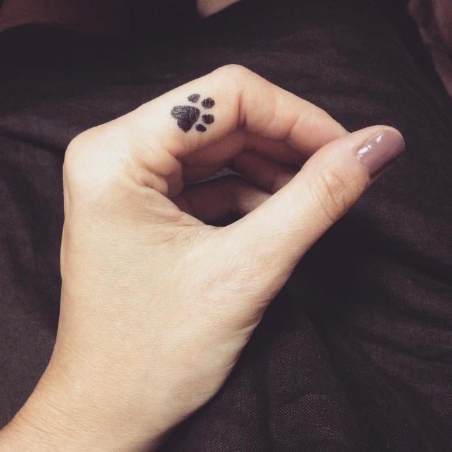 paw print tattoos