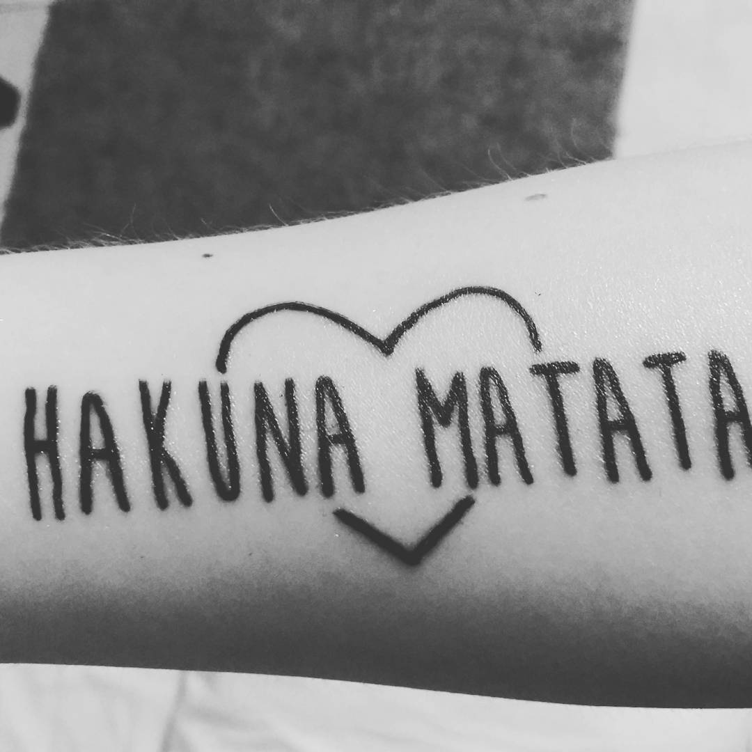 40 Inspiring Hakuna Matata Symbol Tattoos & Its Meaning