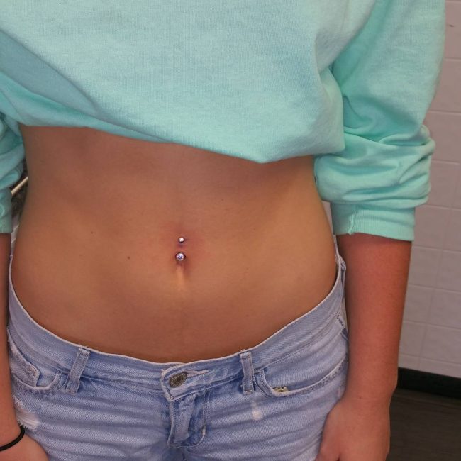 pin-on-belly-piercing