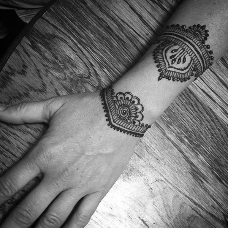 65 Festive Mehndi Designs – Celebrate Life and Love With Henna Tattoos