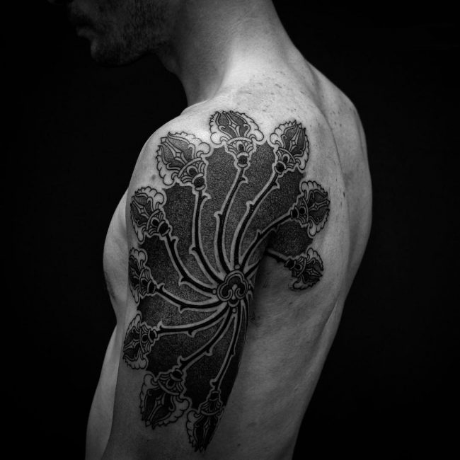 blackwork tattoo15