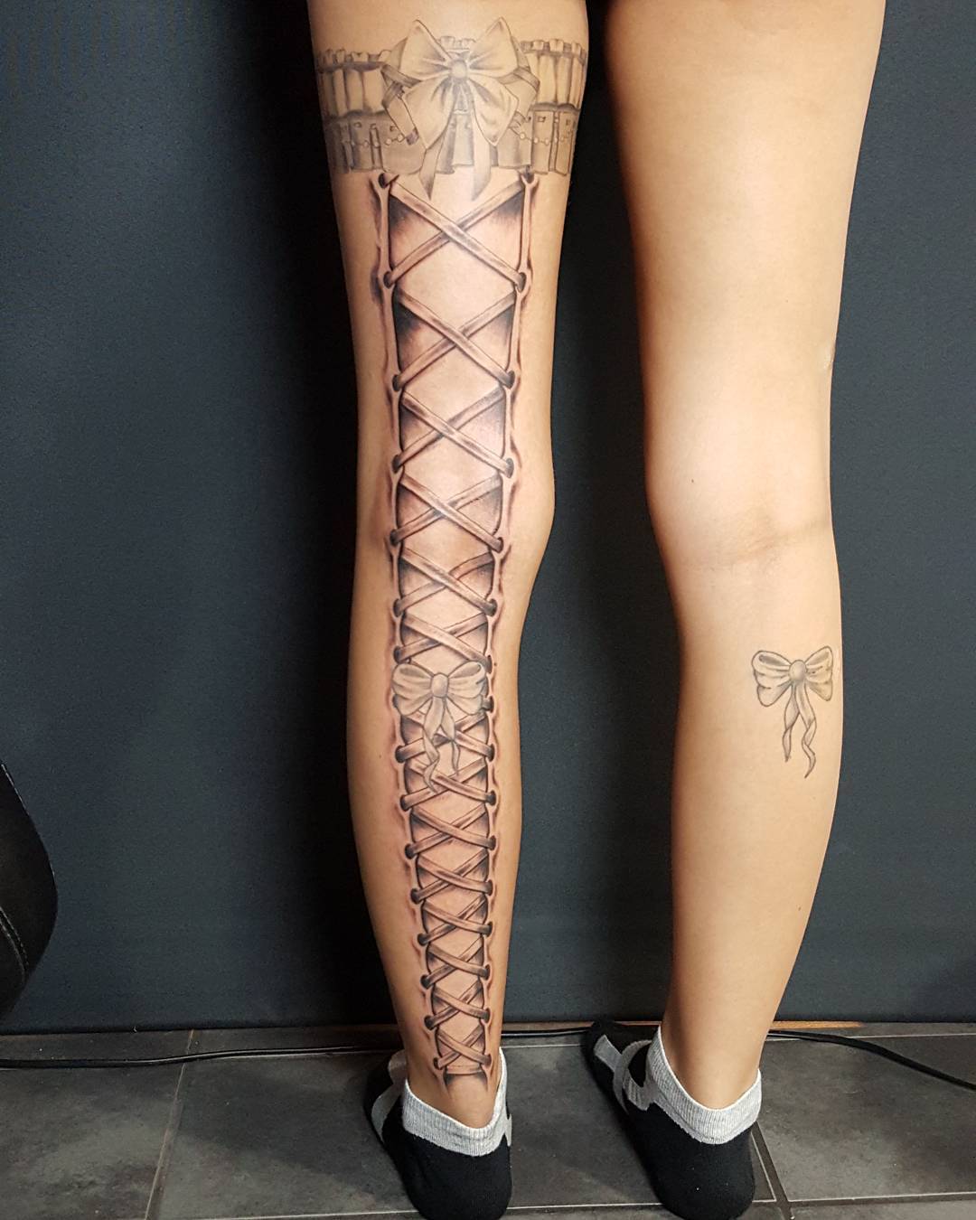 70+ Charming Garter Tattoo Designs -Keep in Touch with Your Feminism