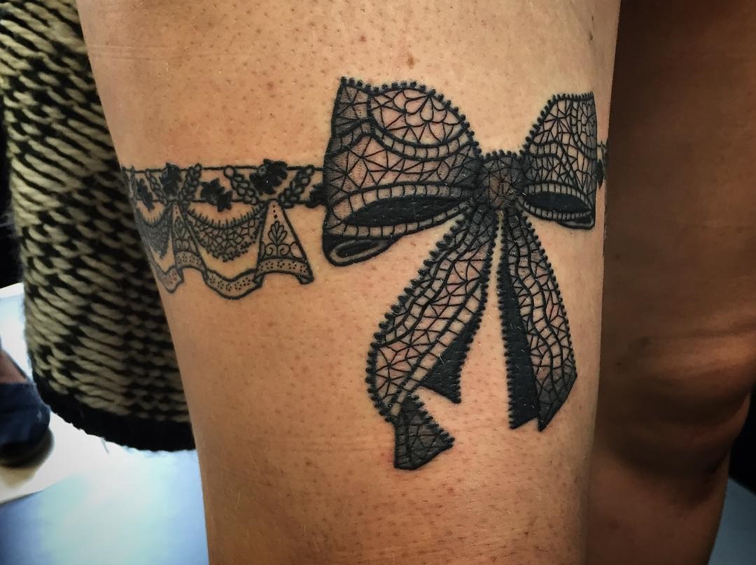 70+ Charming Garter Tattoo Designs Keep in Touch with Your Feminism