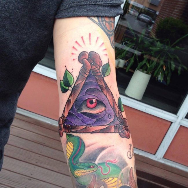 illuminati tattoo1