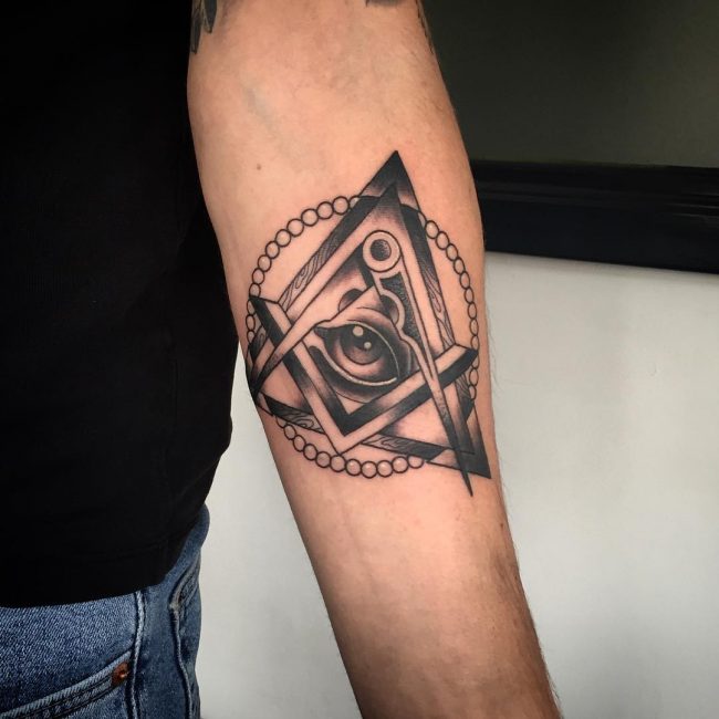 illuminati tattoo14